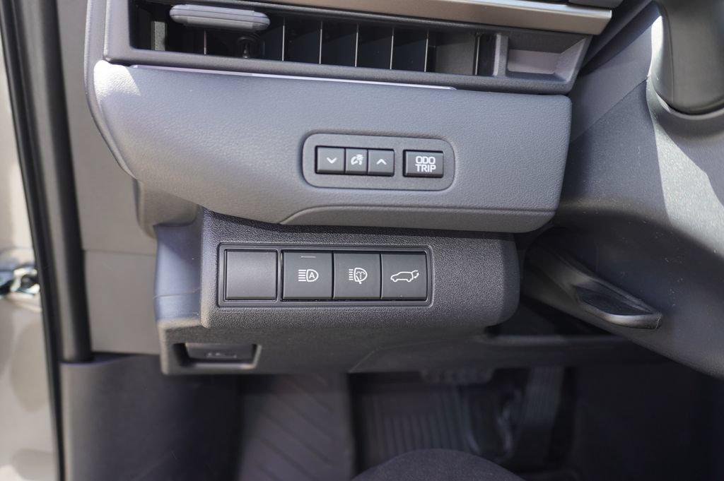 صورة مصغرة 18 لـ 2026 Toyota BZ XLE