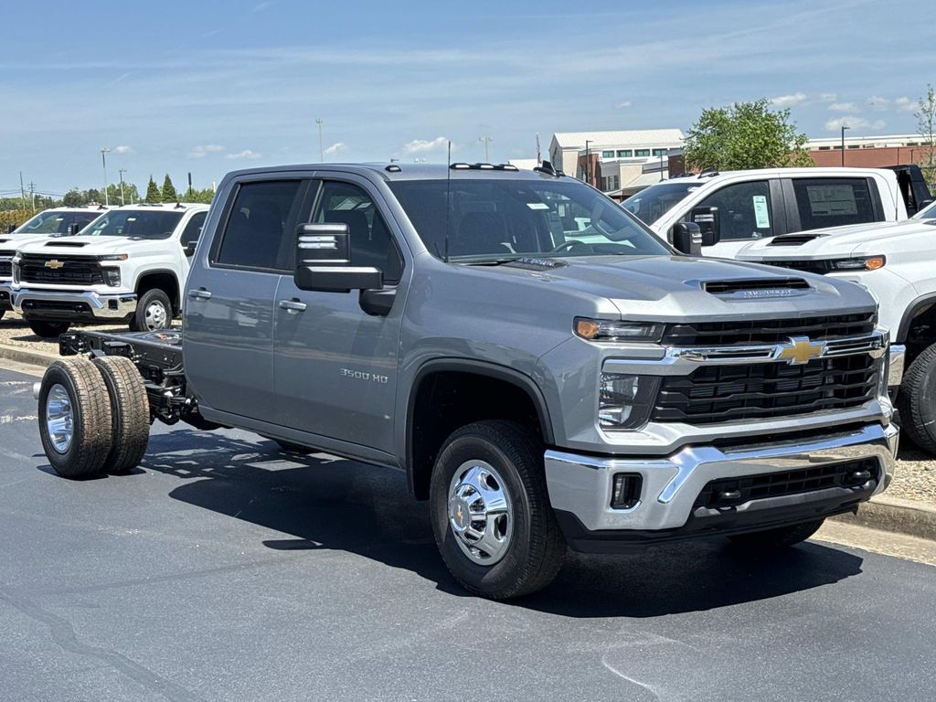 New 2026 Chevrolet Silverado 3500 LT