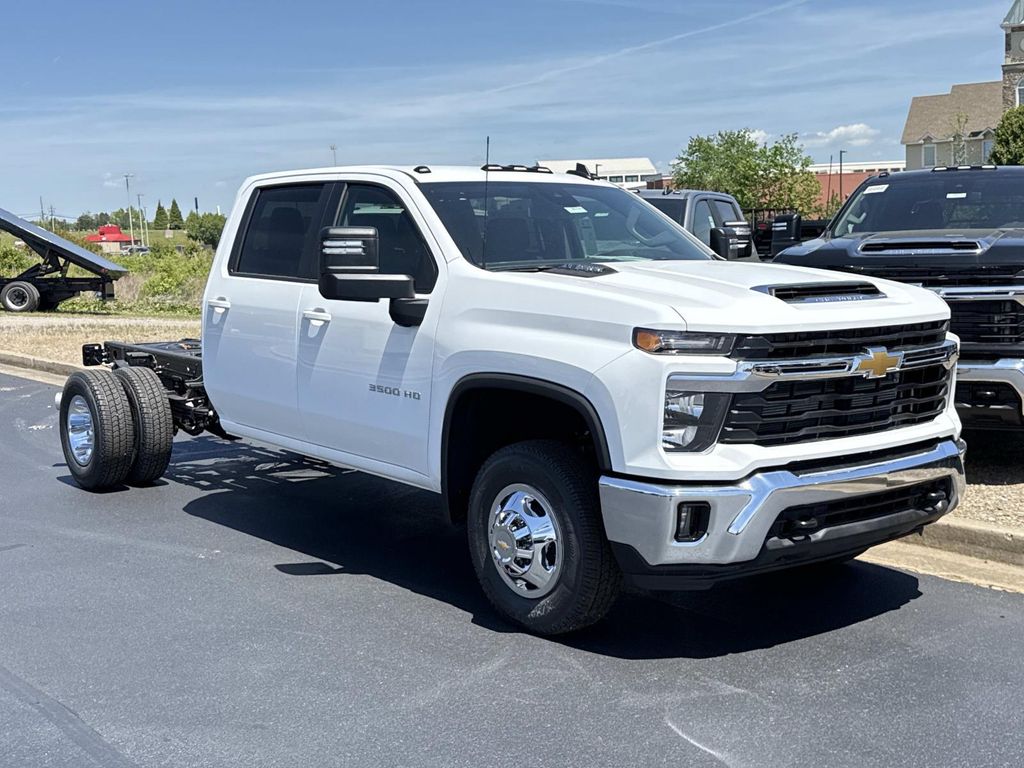 New 2026 Chevrolet Silverado 3500 LT