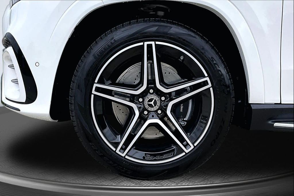 MERCEDES-BENZ GLS - 8