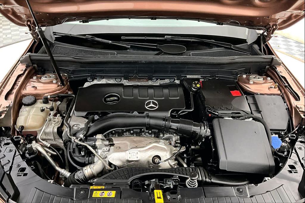 صورة 9 لـ 2021 Mercedes-BENZ GLB