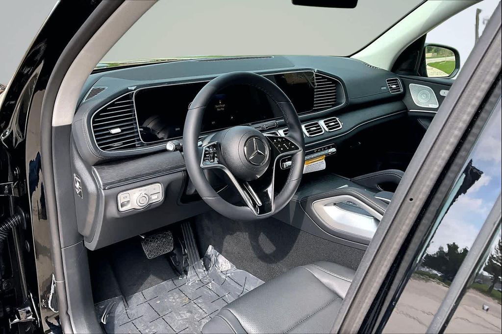 MERCEDES-BENZ GLS - 2