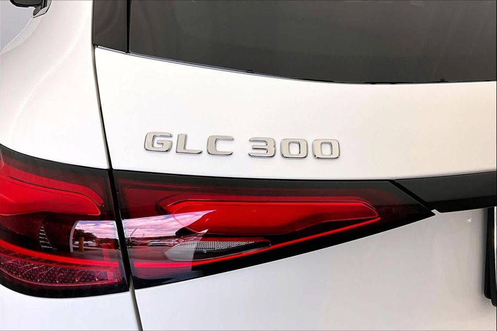صورة 7 لـ 2026 Mercedes-BENZ GLC