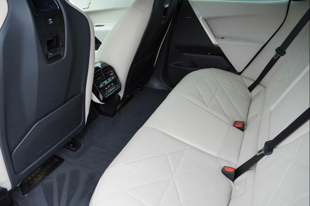 2024 BMW IX XDRIVE50 缩略图 35