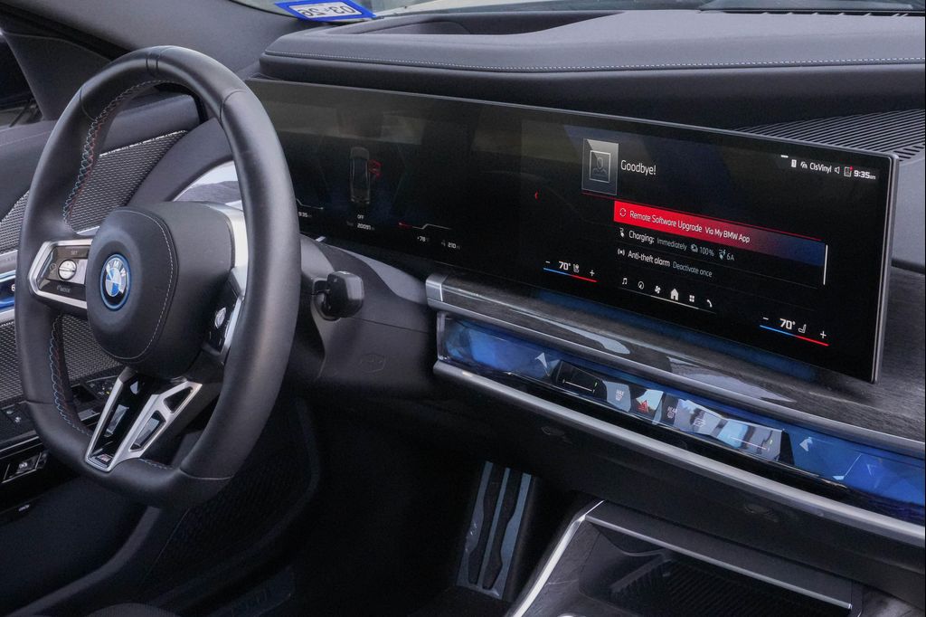 2024 BMW I7 M70 thumbnail 11