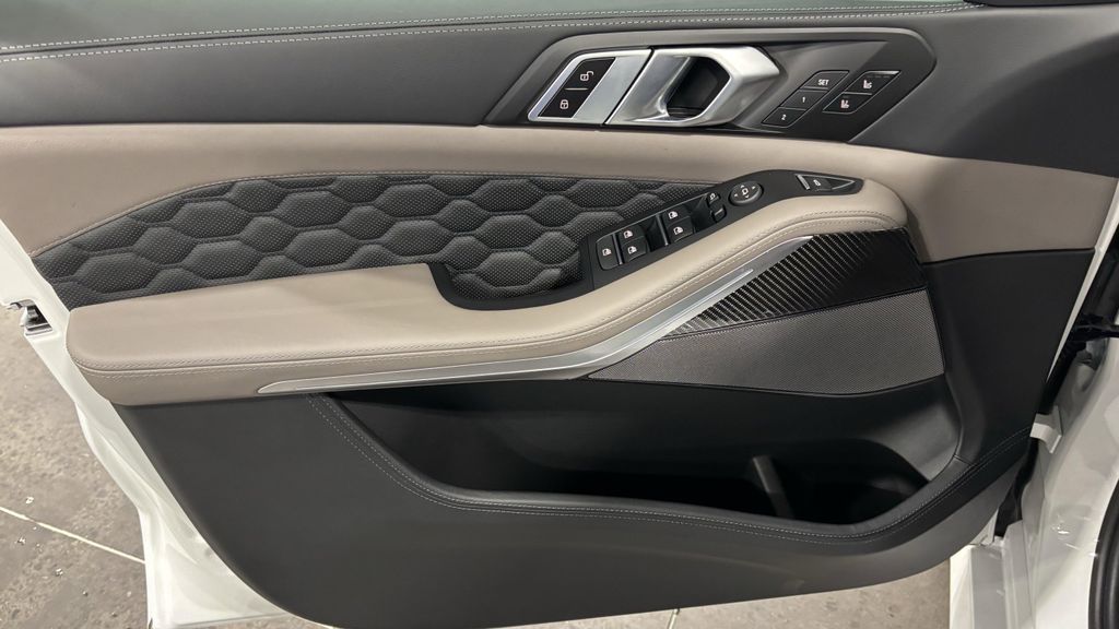 صورة مصغرة 15 لـ 2026 BMW X5 M BASE