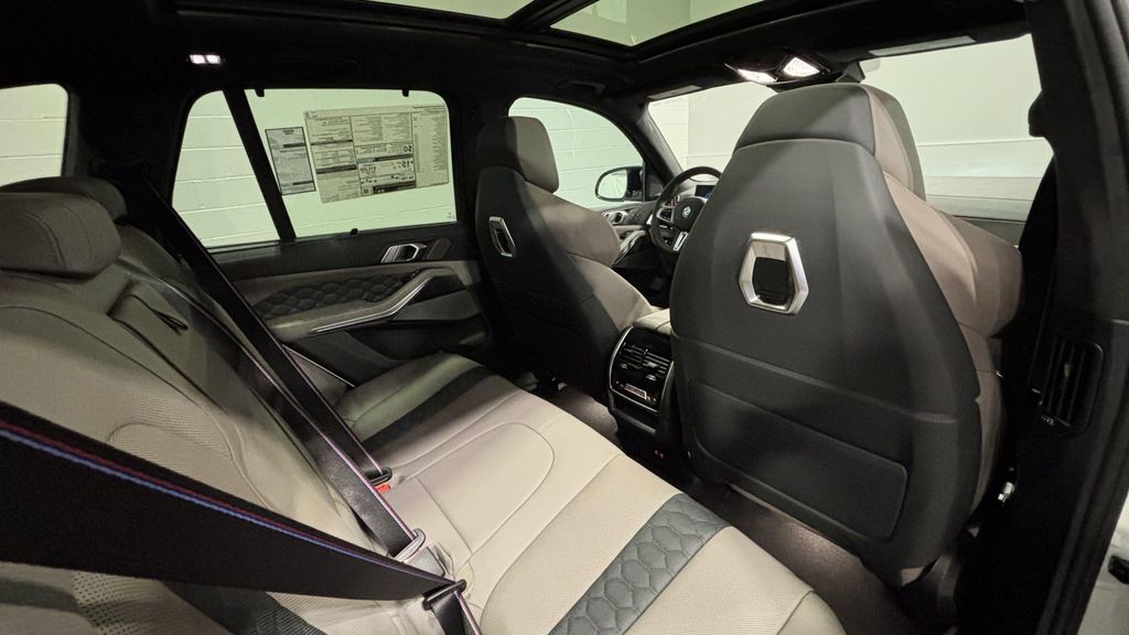 صورة مصغرة 28 لـ 2026 BMW X5 M BASE