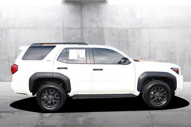 2025 Toyota 4RUNNER SR5 — фото 5