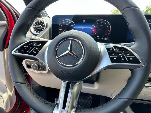 2026 Mercedes-BENZ GLA thumbnail 18