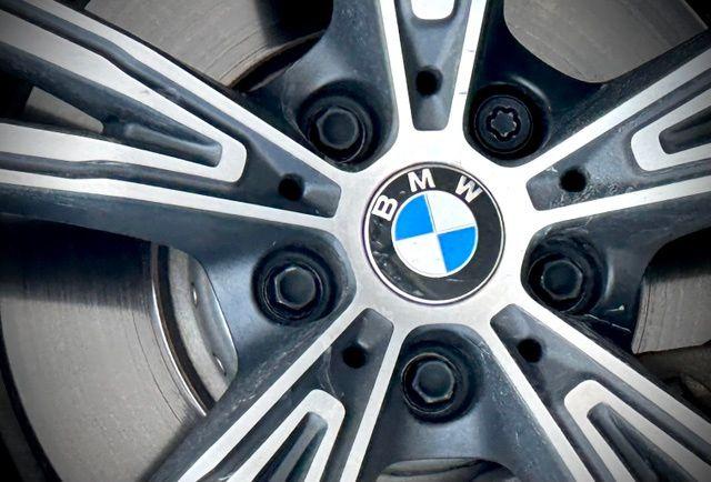 صورة 13 لـ 2024 BMW 330 I XDRIVE