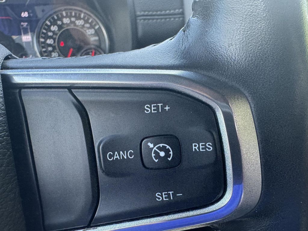 صورة مصغرة 23 لـ 2023 RAM 1500 LARAMIE