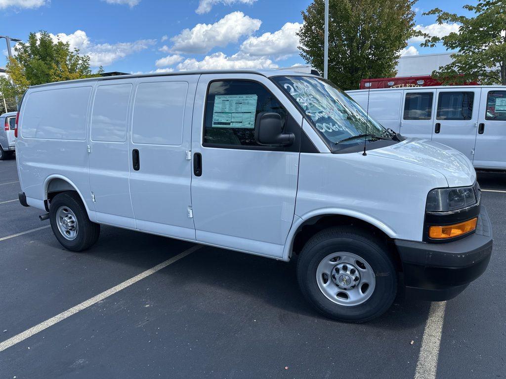 New 2025 Chevrolet Express 2500 RWD 2500 Regular Wheelbase WT