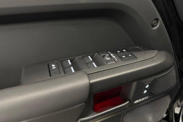 2026 LAND Rover DEFENDER OCTA — фото 14