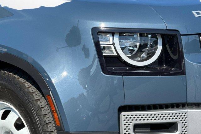 صورة 12 لـ 2023 LAND Rover DEFENDER 110 S