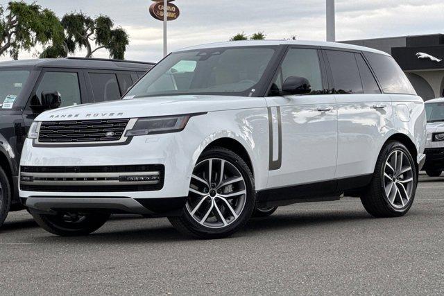 New 2026 Land Rover Range Rover P550e SE