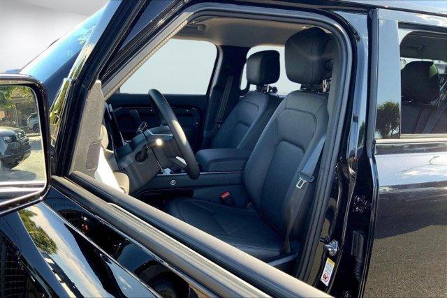 2025 LAND Rover DEFENDER P400 S 缩略图 3