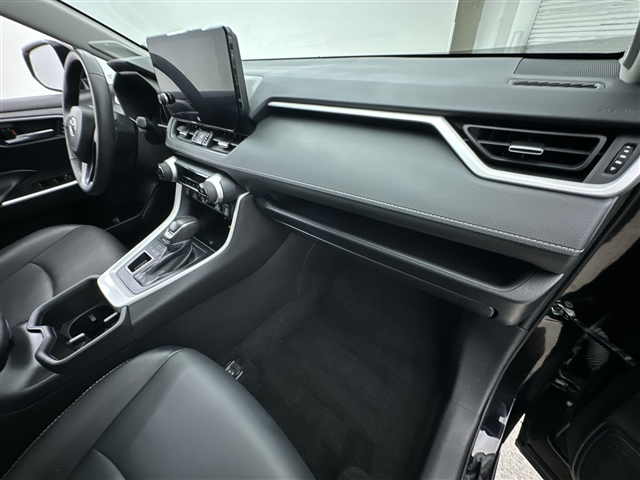 صورة مصغرة 13 لـ 2024 Toyota RAV4 XLE PREMIUM