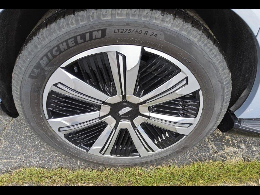 صورة 10 لـ 2025 Cadillac ESCALADE IQ LUXURY 1