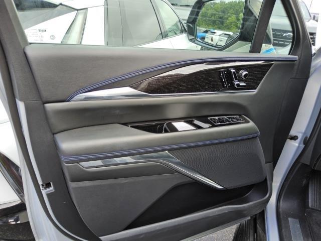 صورة 7 لـ 2025 Cadillac ESCALADE IQ LUXURY 1