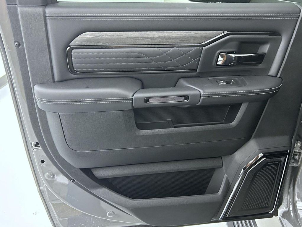 2026 RAM 2500 LIMITED CREW CAB 4X4 6'4' BOX 缩略图 21