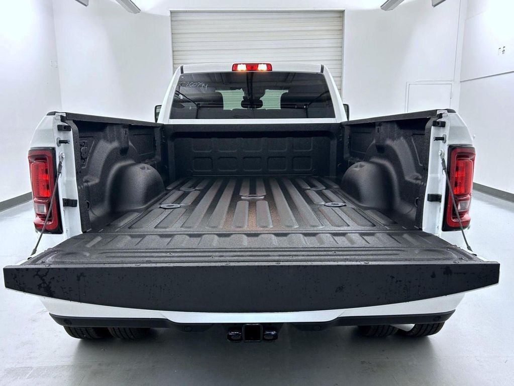 2026 RAM 3500 BIG HORN CREW CAB 4X4 8' BOX — миниатюра 22
