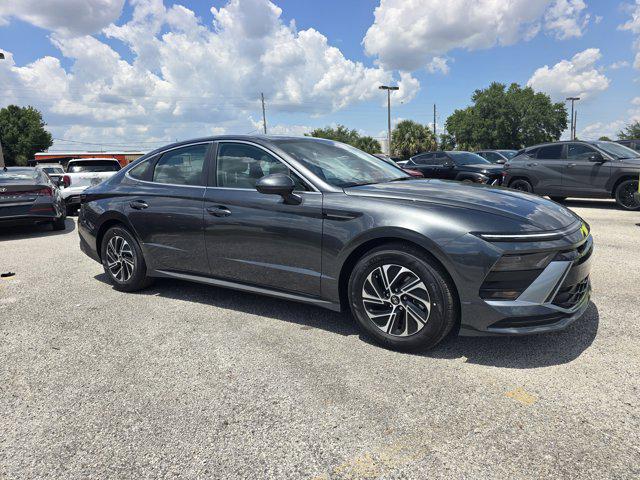 New 2026 Hyundai SONATA Hybrid Base