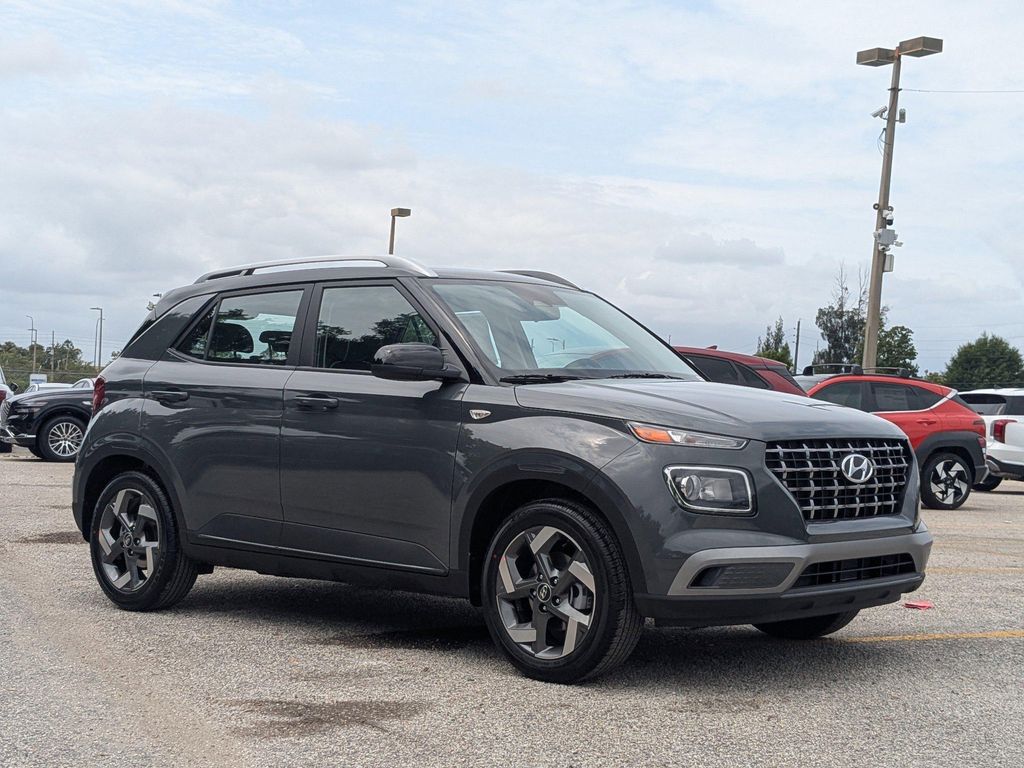 New 2026 Hyundai VENUE SEL w/Two-Tone Roof