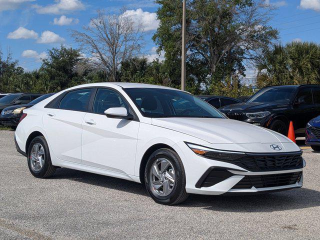 New 2026 Hyundai ELANTRA SE