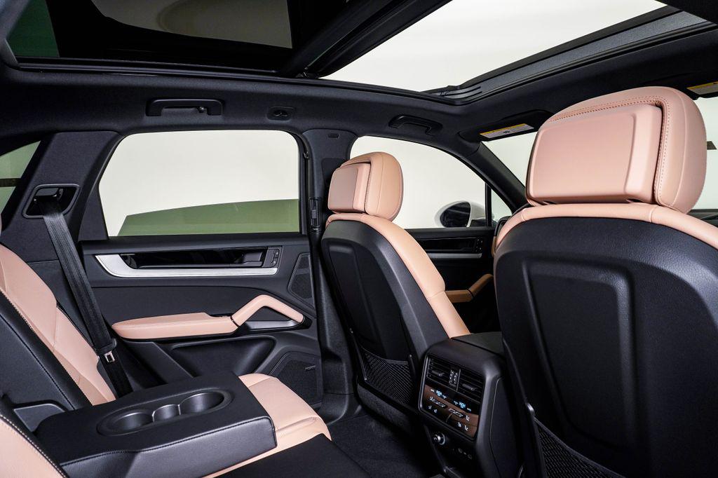 2026 Porsche CAYENNE 缩略图 16