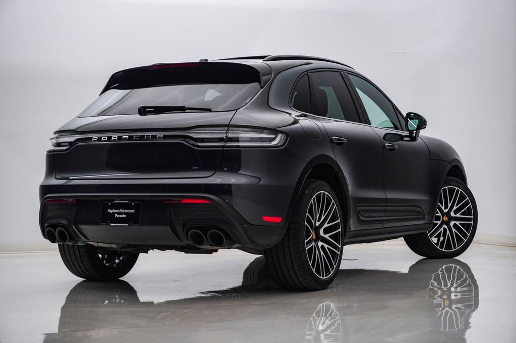 2026 Porsche MACAN T thumbnail 11
