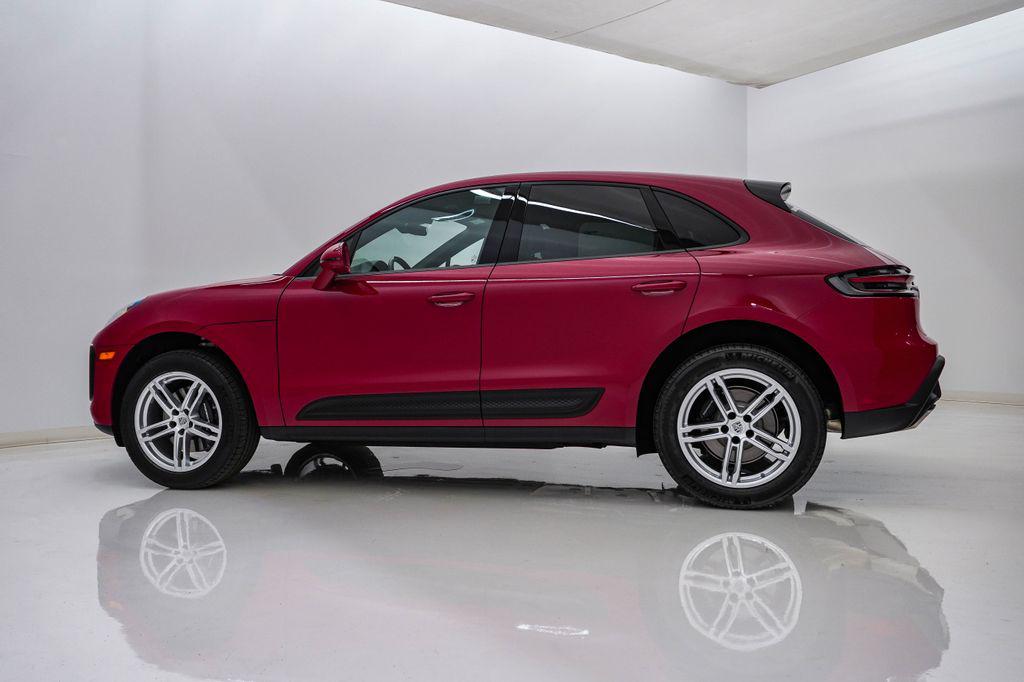 صورة 2 لـ 2026 Porsche MACAN T