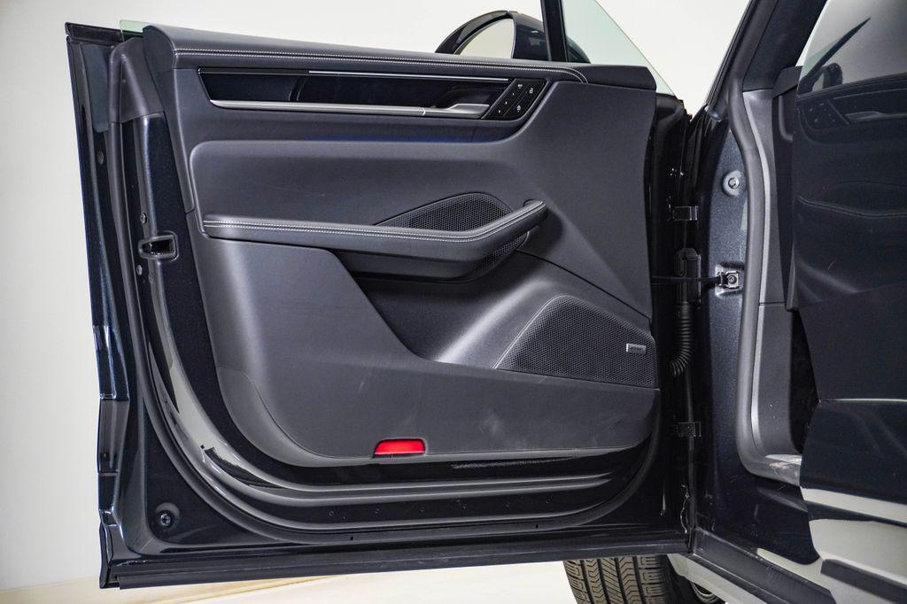 صورة مصغرة 25 لـ 2025 Porsche MACAN MACAN ELECTRIC 4S