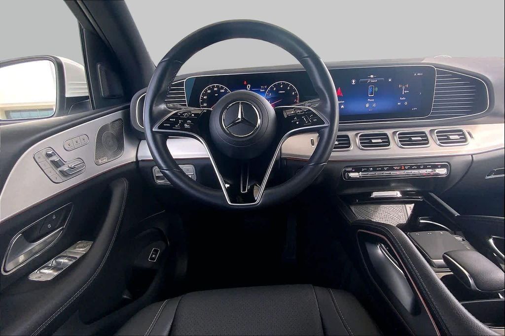 صورة 6 لـ 2025 Mercedes-BENZ GLE