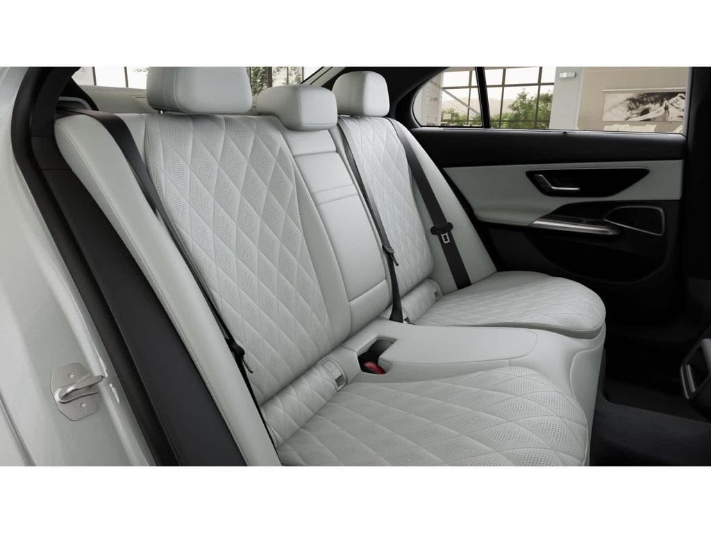 2026 Mercedes-BENZ E-CLASS 照片 4