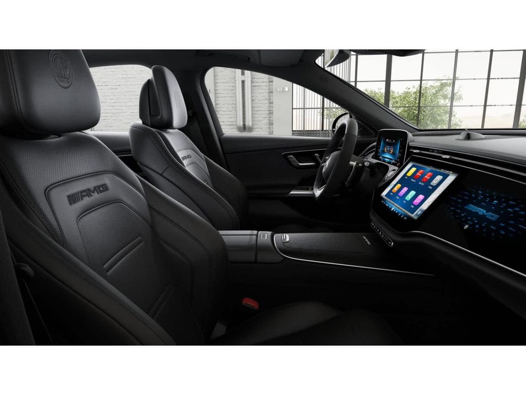صورة 4 لـ 2027 Mercedes-BENZ AMG E 53 E 4MATIC+