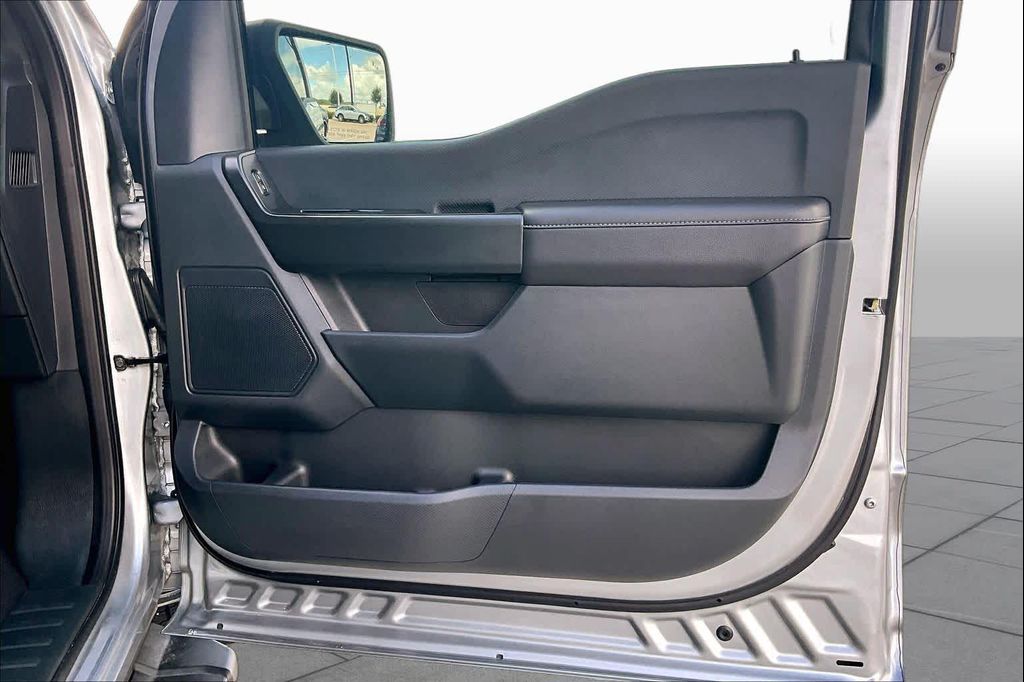صورة مصغرة 20 لـ 2025 FORD F-150 STX