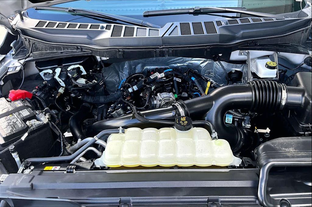 صورة مصغرة 27 لـ 2025 FORD F-150 STX