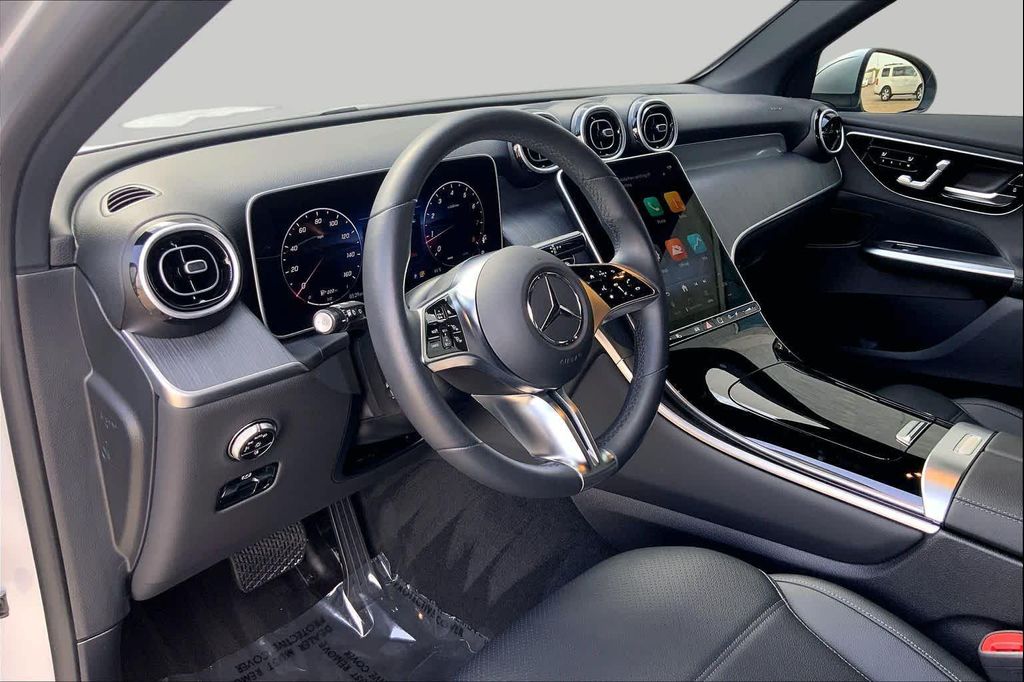 2026 Mercedes-BENZ GLC thumbnail 16