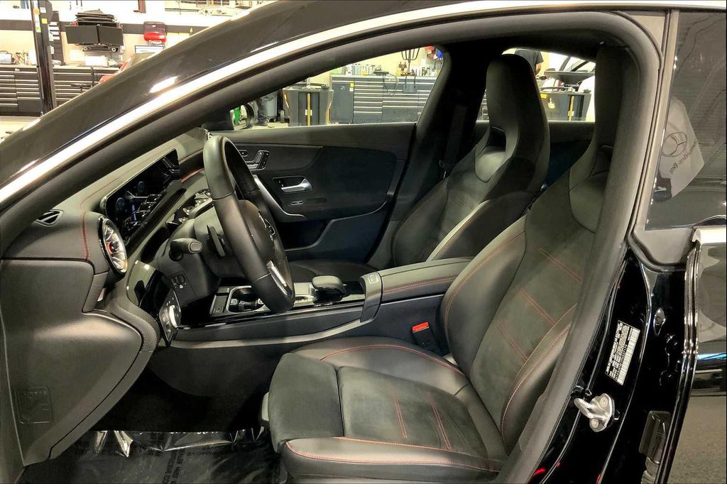صورة 8 لـ 2023 Mercedes-BENZ CLA