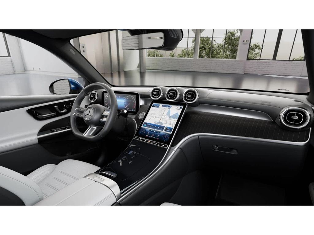 2026 Mercedes-BENZ GLC photo 5