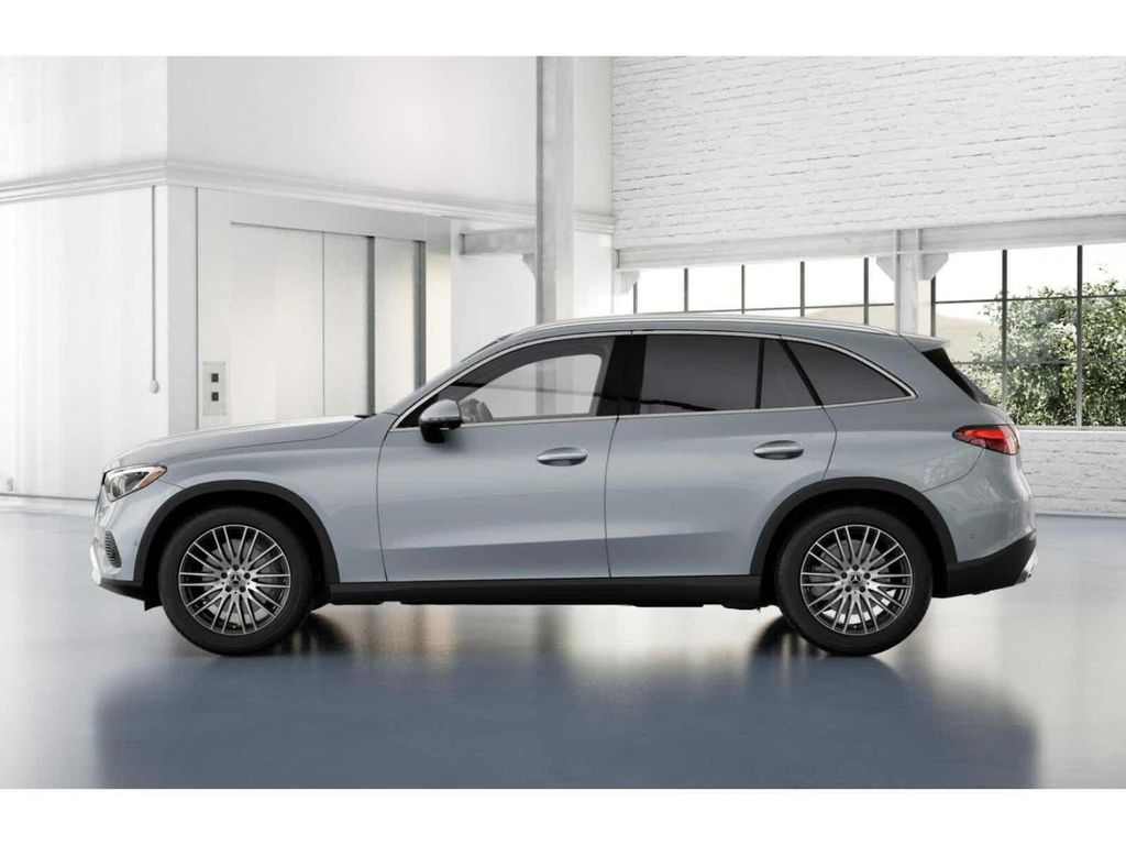 2026 Mercedes-BENZ GLC — миниатюра 32