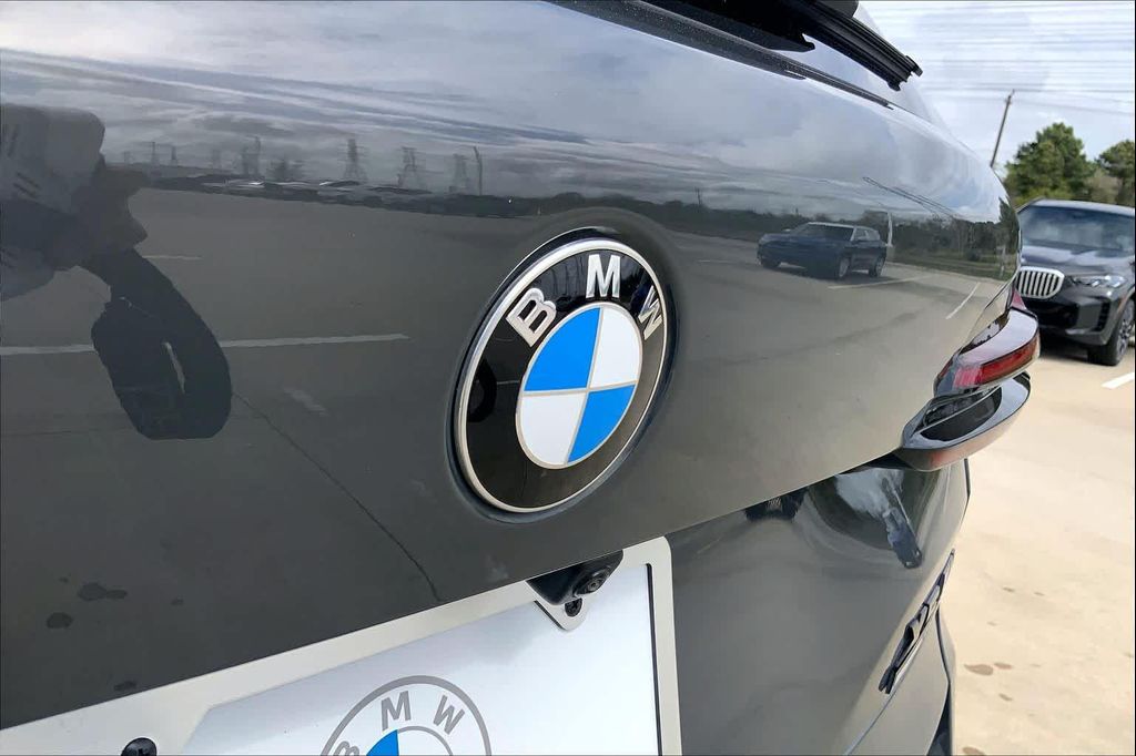 صورة مصغرة 53 لـ 2025 BMW X5 M BASE