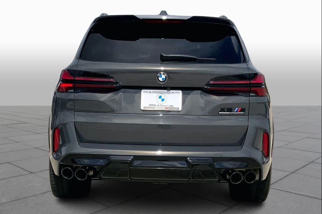 صورة 8 لـ 2025 BMW X5 M BASE