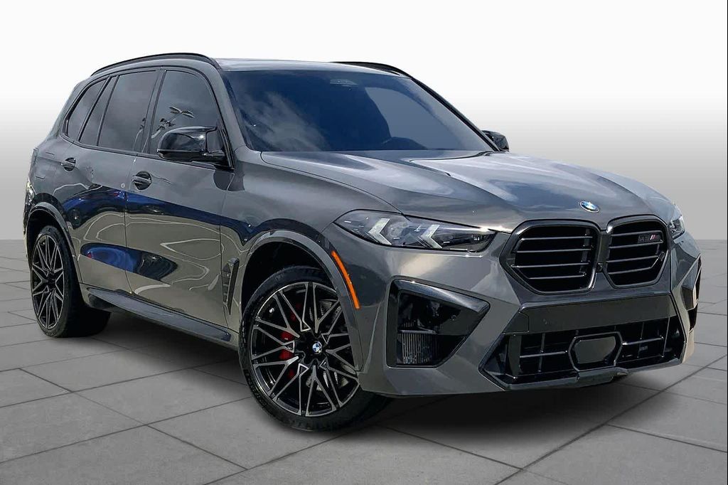 صورة 4 لـ 2025 BMW X5 M BASE