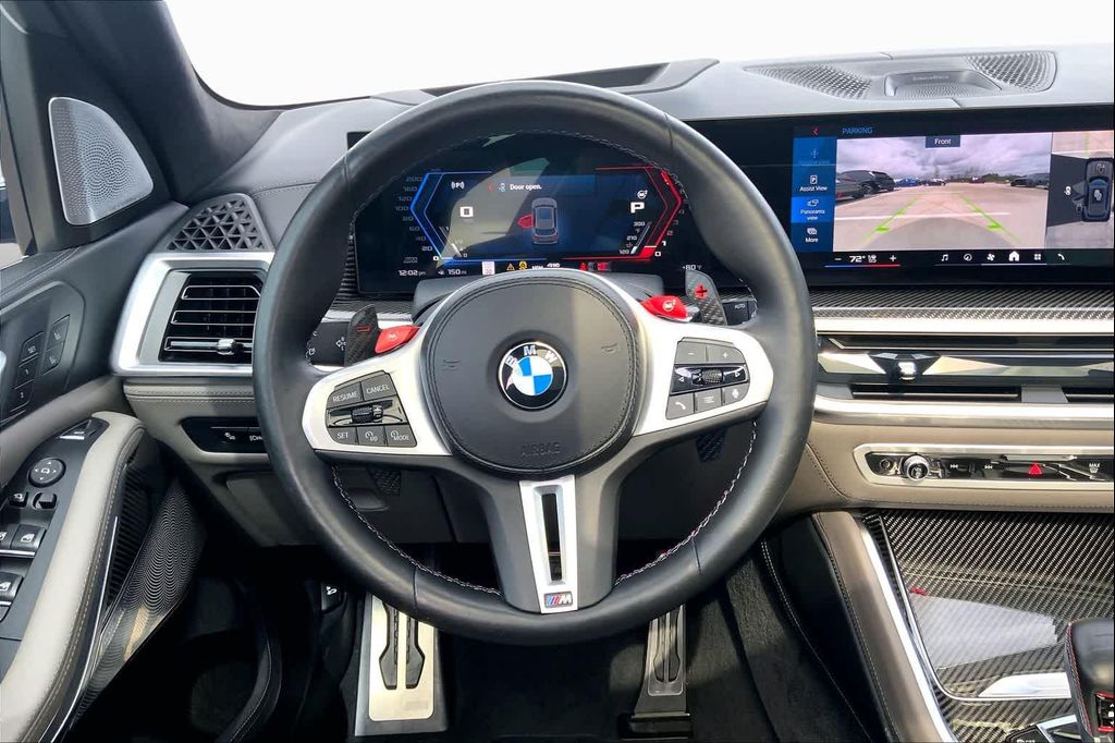 صورة 10 لـ 2025 BMW X5 M BASE