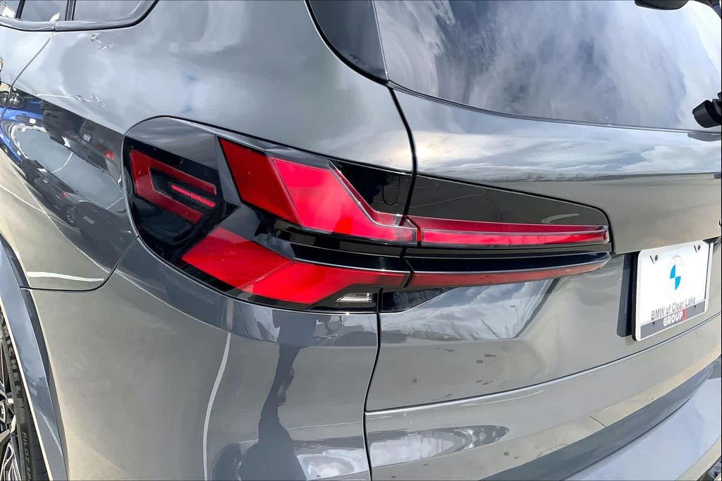 صورة مصغرة 50 لـ 2025 BMW X5 M BASE