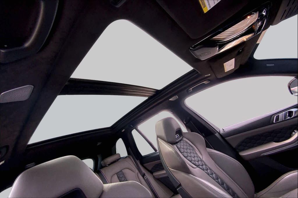 صورة مصغرة 24 لـ 2025 BMW X5 M BASE
