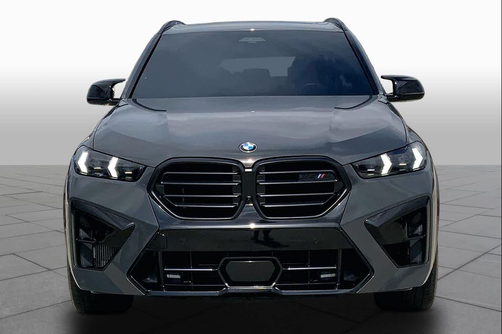 صورة 5 لـ 2025 BMW X5 M BASE