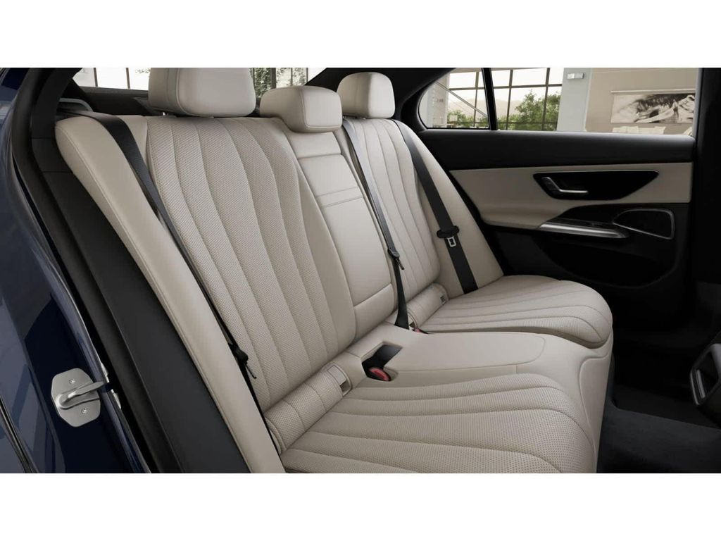2027 Mercedes-BENZ E-CLASS 照片 4