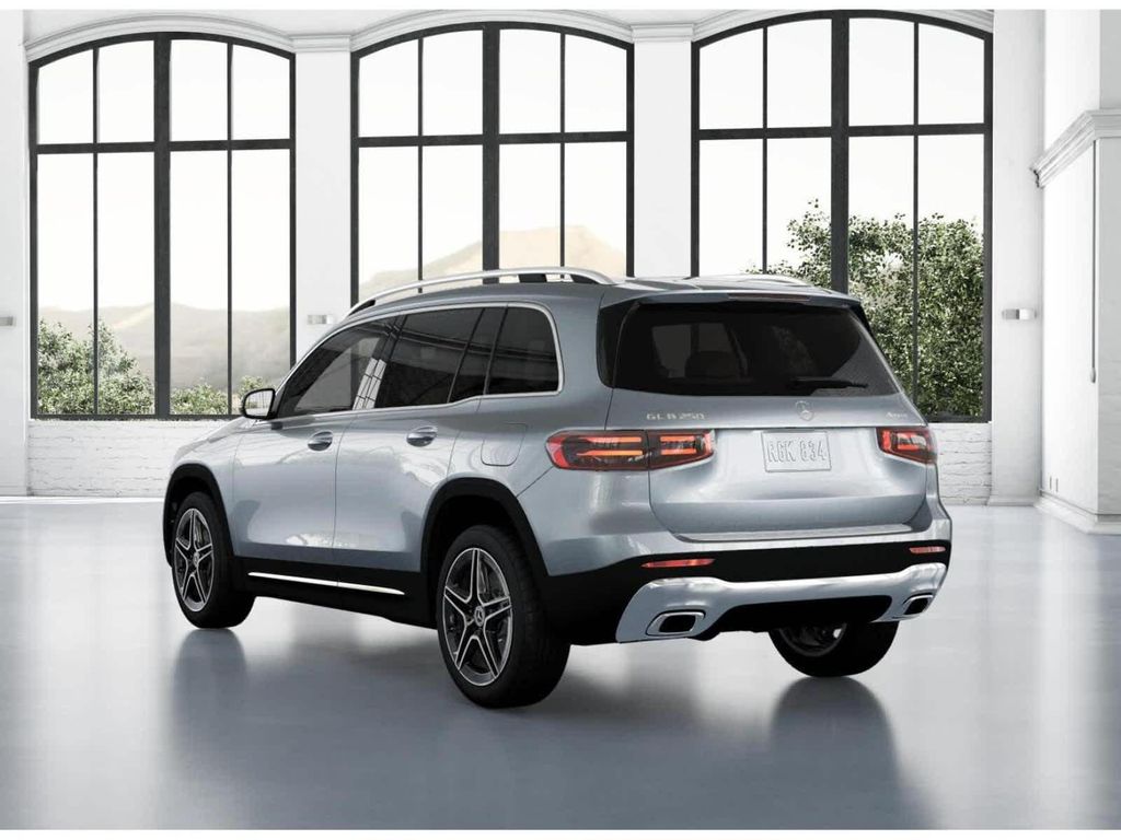 2026 Mercedes-BENZ GLB — миниатюра 27